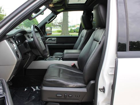 Used 2014 Ford Expedition Limited w/ Equipment Group 301A AWD/4WD image 13
