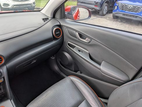 Used 2020 Hyundai Kona Limited w/ Cargo Package FWD image 17