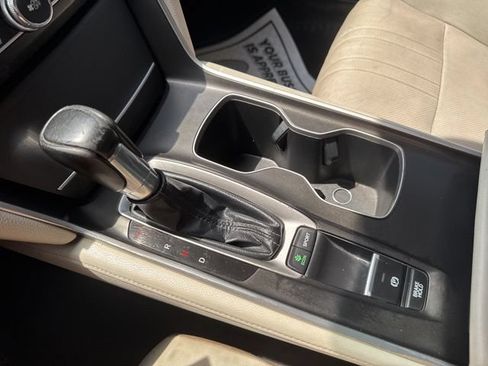 Used 2018 Honda Accord Touring image 21