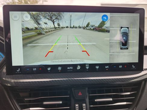 Used 2025 Ford Escape ST-Line Elite w/ Premium Technology Package image 17