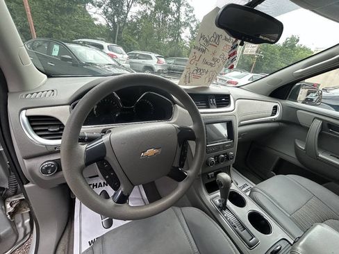 Used 2013 Chevrolet Traverse LS FWD image 4
