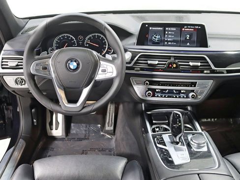 Used 2019 BMW 750i xDrive w/ M Sport Package image 14