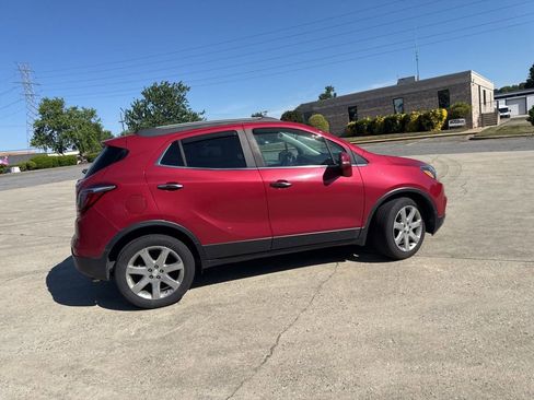 Used 2018 Buick Encore Essence w/ Experience Buick Package FWD image 5