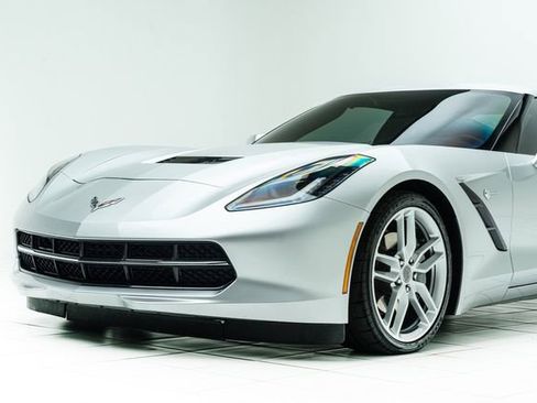 Used 2019 Chevrolet Corvette Stingray Coupe w/ 1LT RWD image 10