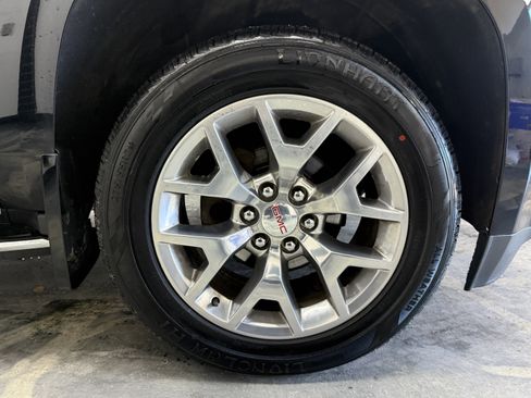 Used 2018 GMC Yukon SLT image 31