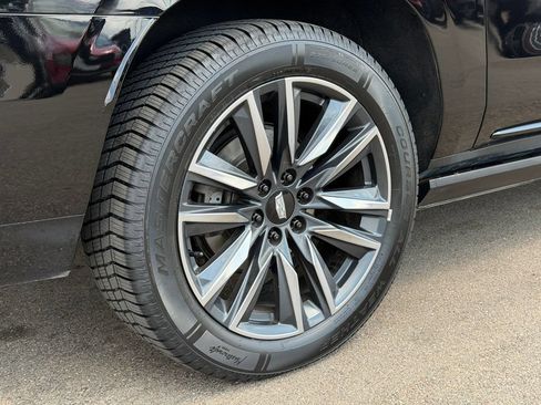 Used 2021 Cadillac Escalade ESV Sport Platinum AWD/4WD image 28