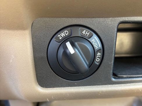 Used 2007 Nissan Frontier SE w/ SE Value Truck Pkg image 17