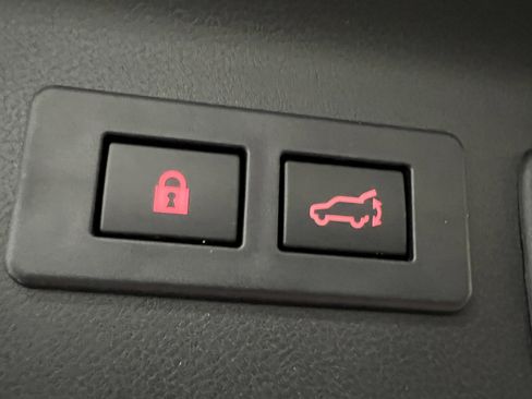 Used 2025 Subaru Forester Touring w/ Popular Package - Touring image 16