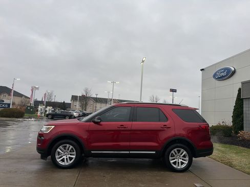 Certified 2018 Ford Explorer XLT w/ Equipment Group 201A image 4
