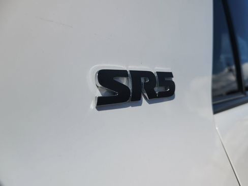 Used 2022 Toyota 4Runner SR5 AWD/4WD image 14