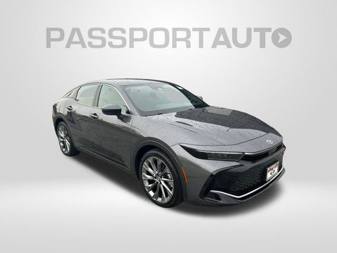 Used 2024 Toyota Crown w/ Advanced Technology Package AWD/4WD image 3