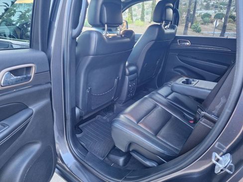 Used 2016 Jeep Grand Cherokee Limited w/ Luxury Group II AWD/4WD image 20