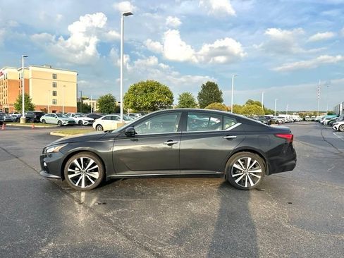 Used 2021 Nissan Altima 2.5 Platinum AWD/4WD image 5