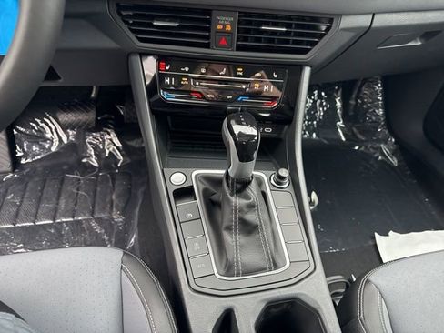 Used 2025 Volkswagen Jetta SE w/ Sunroof Package image 11
