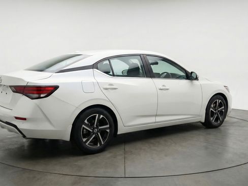 Used 2025 Nissan Sentra SV FWD image 9