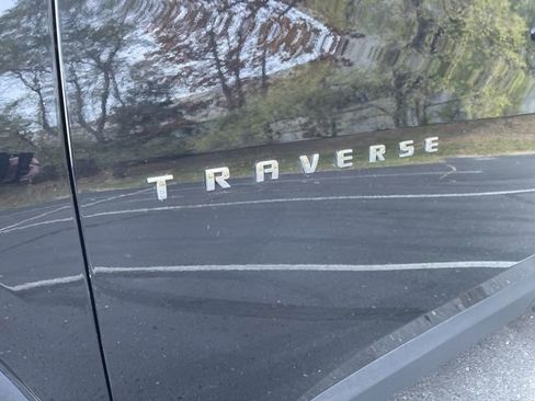Used 2022 Chevrolet Traverse LS image 31