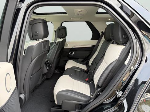 New 2026 Land Rover Discovery Limited Edition AWD/4WD image 30