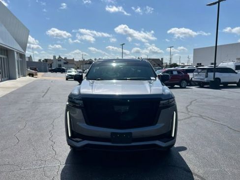 Used 2021 Cadillac Escalade Sport w/ Driver Assist Tech Package AWD/4WD image 3