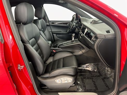 Used 2020 Porsche Macan S AWD/4WD image 30