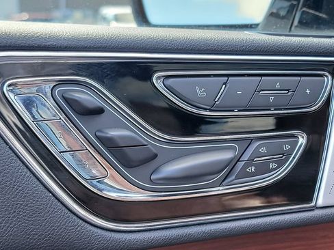 Certified 2021 Lincoln Navigator Reserve AWD/4WD image 5