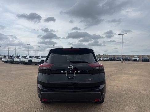 Certified 2024 Nissan Rogue S image 22