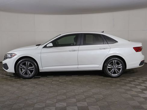 Used 2023 Volkswagen Jetta SE FWD image 15