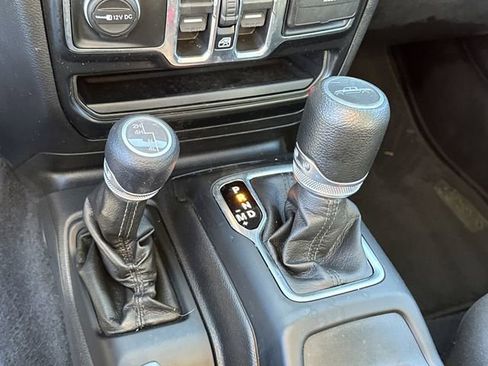 Used 2022 Jeep Gladiator Sport image 24