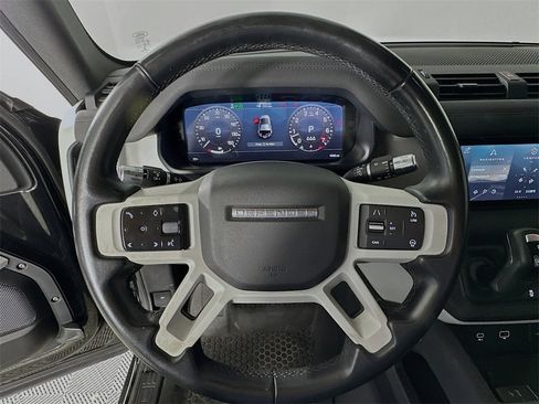 Used 2020 Land Rover Defender 110 SE image 11