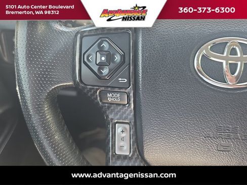 Used 2018 Toyota 4Runner SR5 AWD/4WD image 12