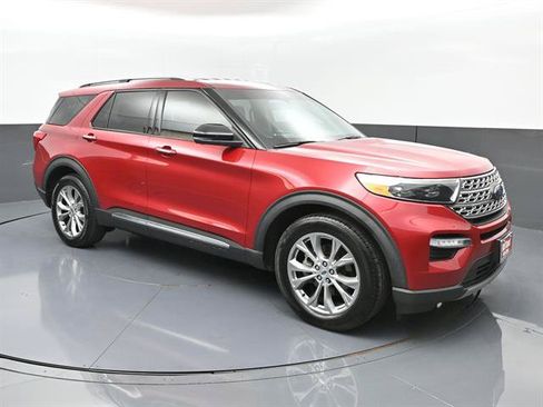 Used 2022 Ford Explorer Limited w/ Equipment Group 301A RWD image 2