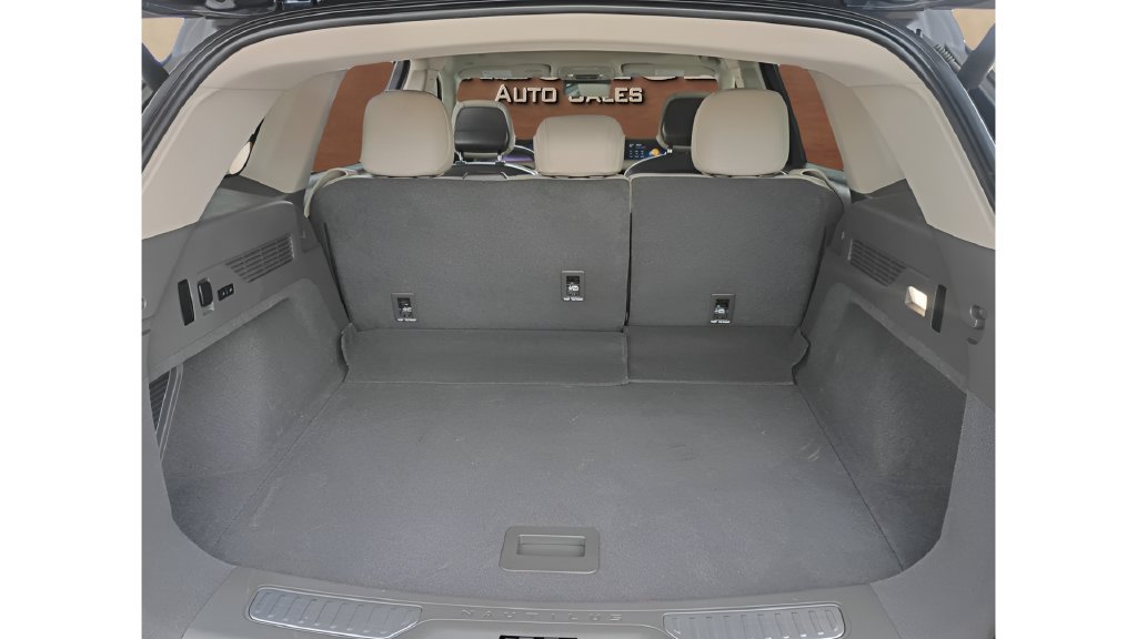 Used 2024 Lincoln Nautilus Premier w/ Equipment Group 102A AWD/4WD image 28