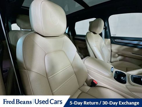 Used 2023 Porsche Cayenne Platinum Edition image 34