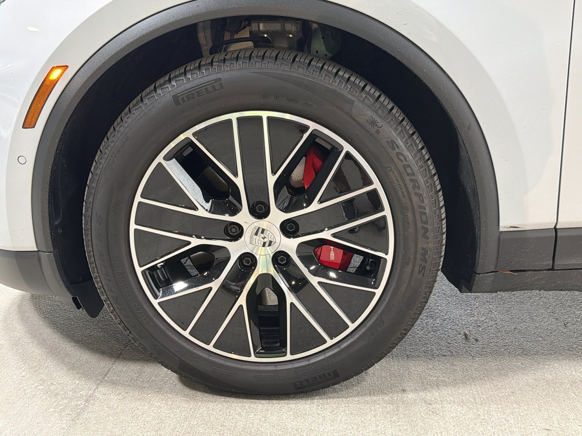 Certified 2026 Porsche Macan 4S Electric AWD/4WD image 42