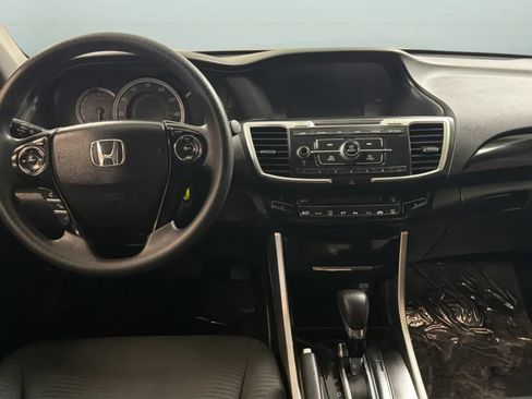Used 2017 Honda Accord LX image 10