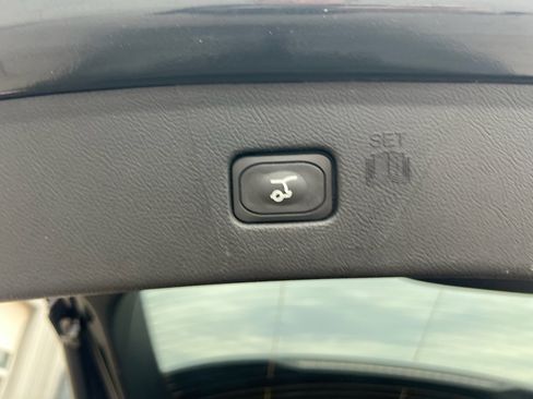 Used 2024 Ford Edge SEL w/ Convenience Package image 12