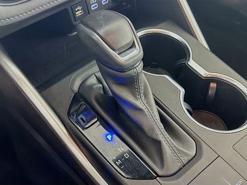 Used 2024 Toyota Highlander LE image 25