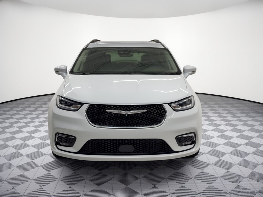 Used 2022 Chrysler Pacifica Touring-L FWD image 6