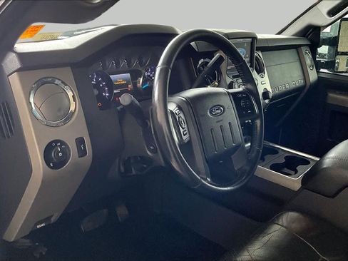 Used 2014 Ford F250 Lariat w/ Lariat Interior Package AWD/4WD image 16