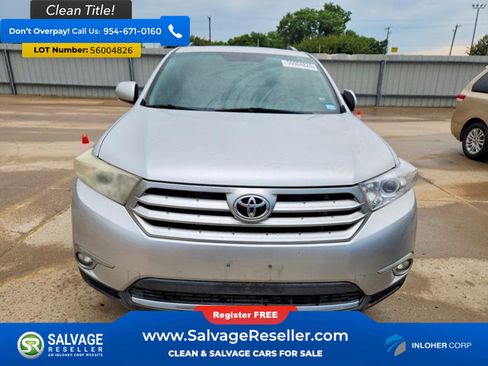 Used 2012 Toyota Highlander SE FWD image 7