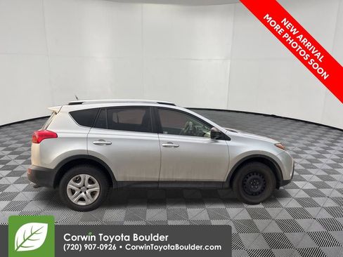 Used 2015 Toyota RAV4 LE AWD/4WD image 8