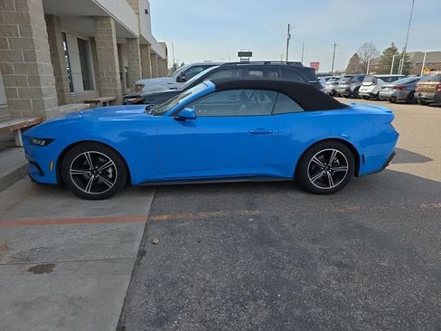 Used 2024 Ford Mustang Premium image 3