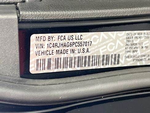 Used 2023 Jeep Grand Cherokee Altitude image 31