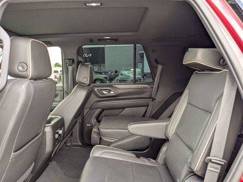 Used 2022 GMC Yukon SLT w/ SLT Premium Package AWD/4WD image 15