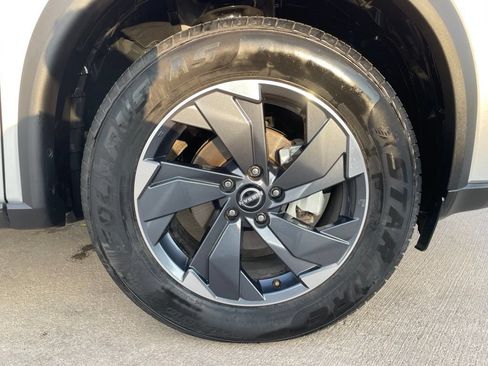 Used 2024 Nissan Rogue SV FWD image 31