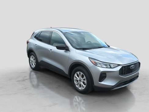 Used 2023 Ford Escape Active AWD/4WD image 2