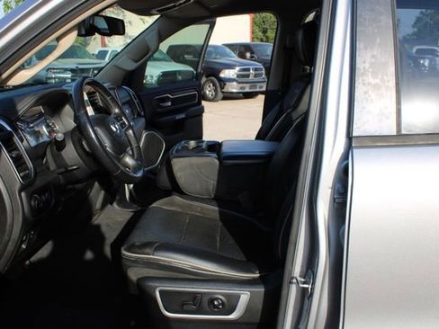 Used 2019 RAM 1500 Laramie AWD/4WD image 14