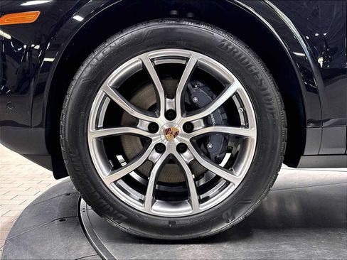 New 2026 Porsche Cayenne AWD/4WD image 11
