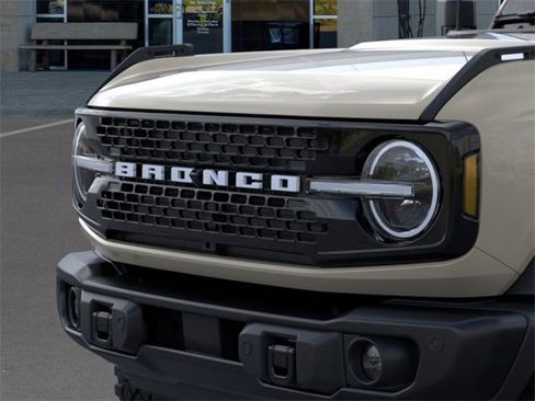New 2025 Ford Bronco Badlands image 19