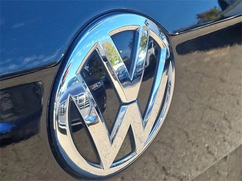 Used 2019 Volkswagen Tiguan SE w/ Panoramic Sunroof Package image 31