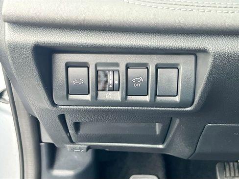 Used 2025 Subaru Outback Touring AWD/4WD image 10